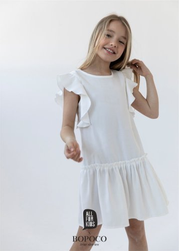 Elegantné biele šaty s volánikmi
